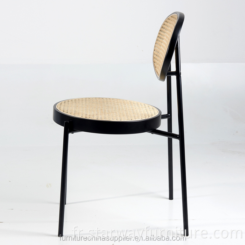 Modern New Design Design Nordic Rotin Dinning Chaises à manger avec cadre en métal pour la chaise d'intérieur Canne